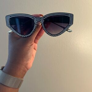 Elegant Black Rhinestone Sunglasses